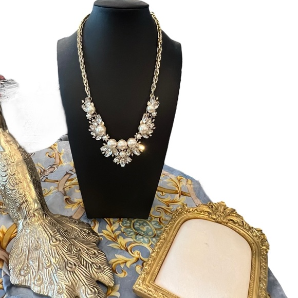 NECKLACE BANANA REPUBLIC Statement Necklace Rhinestones Faux Pearls Formal 20” - Picture 16 of 16